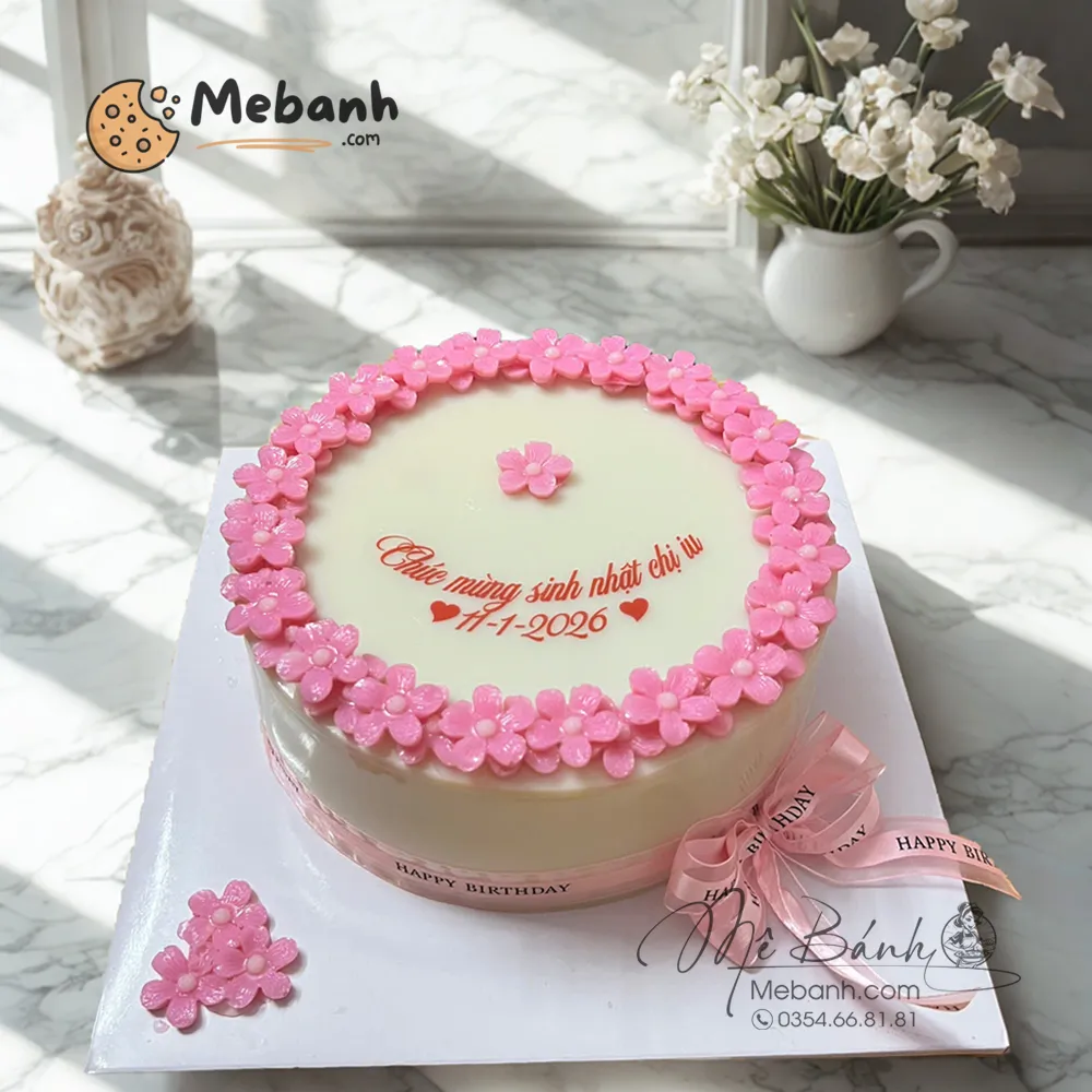 Bánh rau câu đơn giản trang trí hoa nhỏ